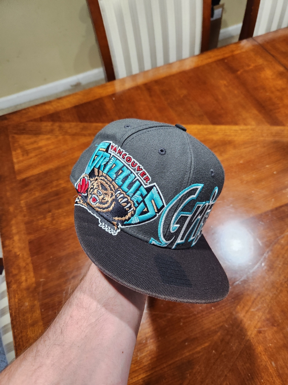 Vintage '47 Vancouver Grizzlies Gray & Teal Embroidered Snapback Hat